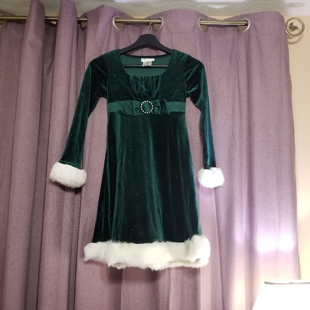 A green Mrs.Clause dress
